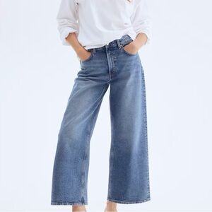 NWT H&M Wide Leg cropped Jeans size 2